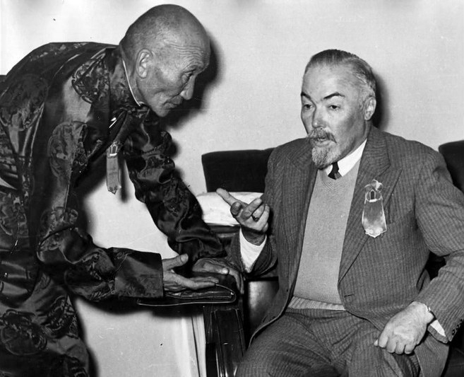 Ю.Н. Рерих и лама.jpg