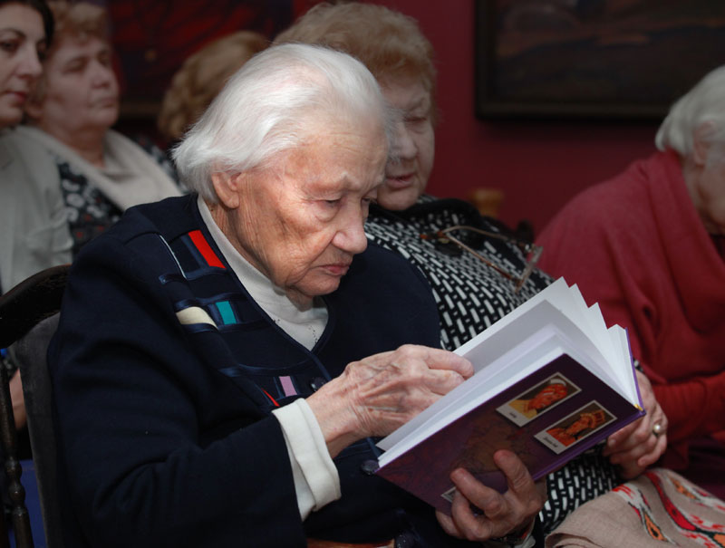 Л.В. Шапошникова на конференции МЦР 2013 года.jpg