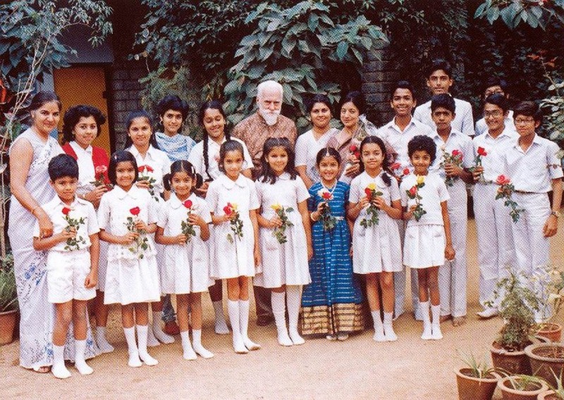 С.Н. Рерих в Индии, дети.jpg